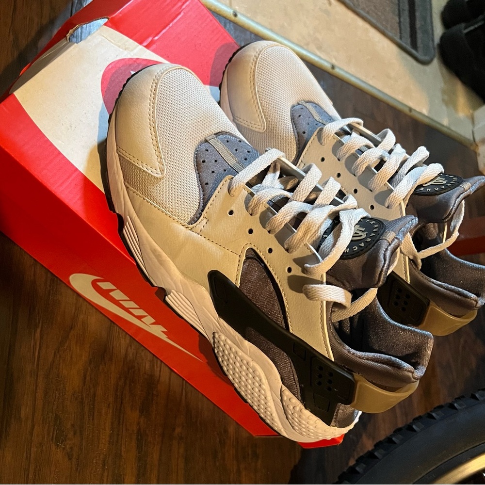 Nike huarache size 10 in excellent condition